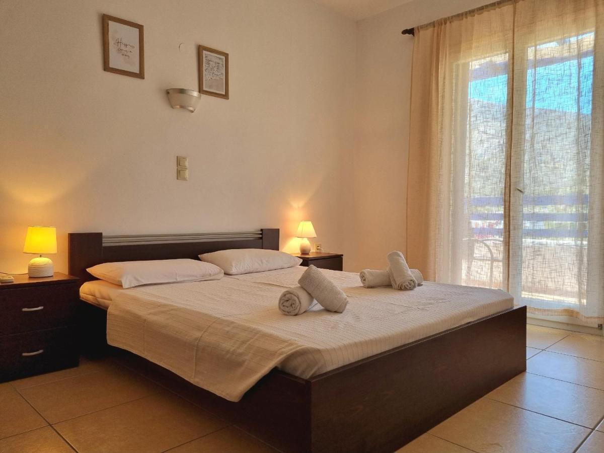 Zafeiris Apartments Livadia  Exterior photo